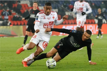 尼克斯客场逆转老鹰